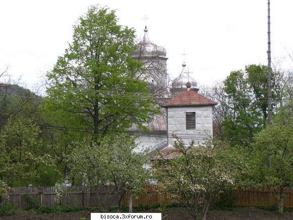 biserica din comuna poze