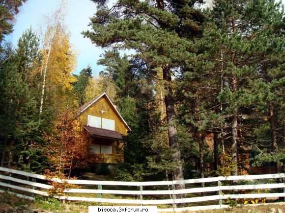 ~~~~~Poze noi~~~~` - o casa la malul lacului - Fotografii din Bisoca si din imprejurimi.