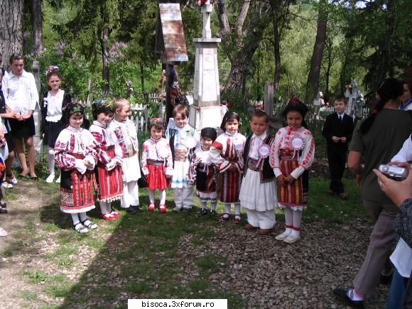 de ziua eroilor si cei mici traiesc